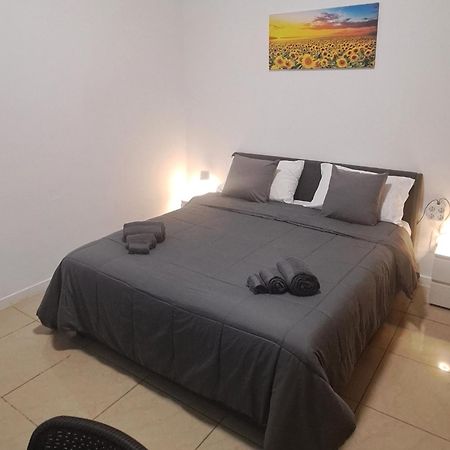 Fiera Bolognina - Komodo - Appartamento Completo Con Giardino E Parcheggio Privato Μπολόνια Εξωτερικό φωτογραφία